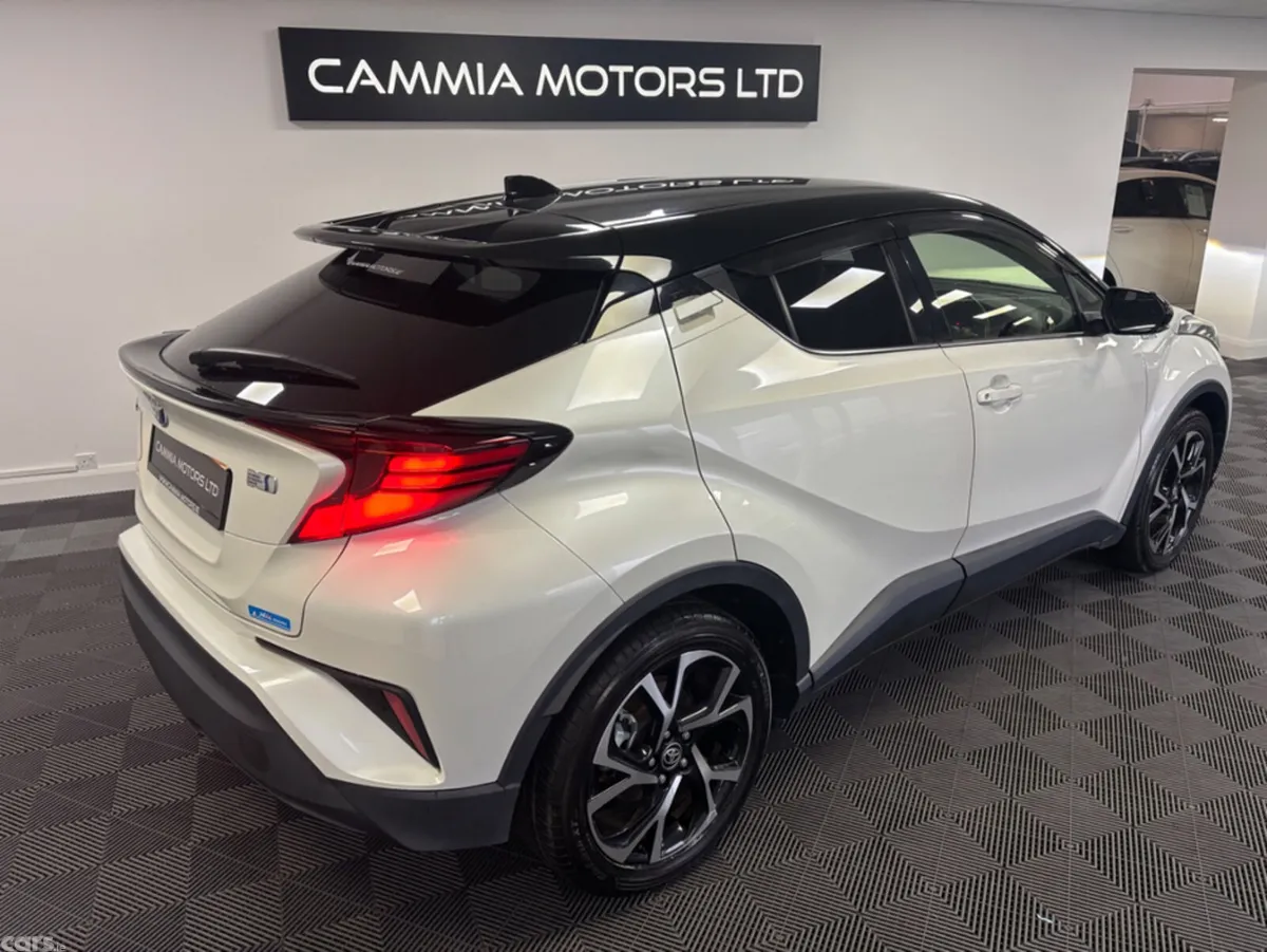 Toyota C-HR SUV, Petrol Hybrid, 2020, White