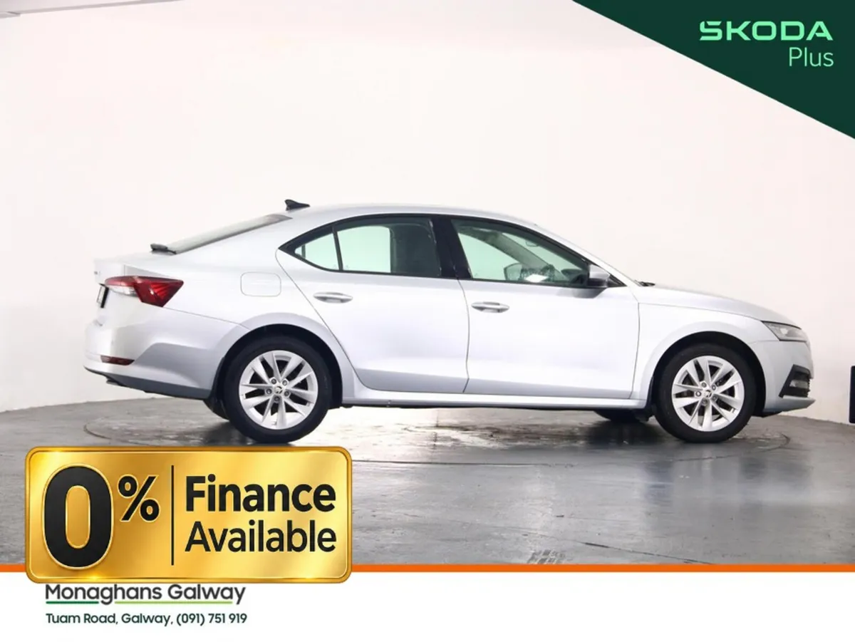 Skoda Octavia Hatchback, Diesel, 2024, Grey