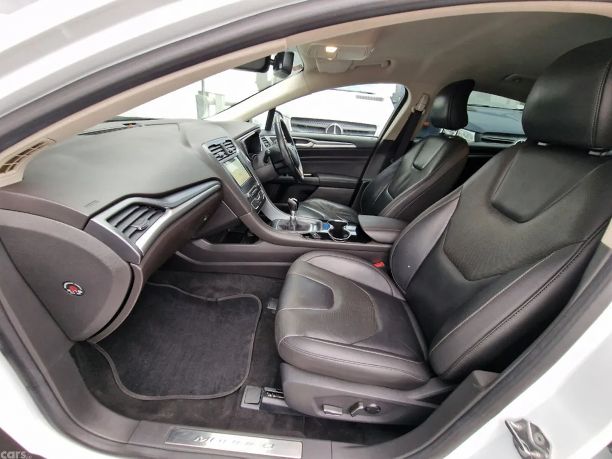 Ford Mondeo Hatchback, Diesel, 2017, White