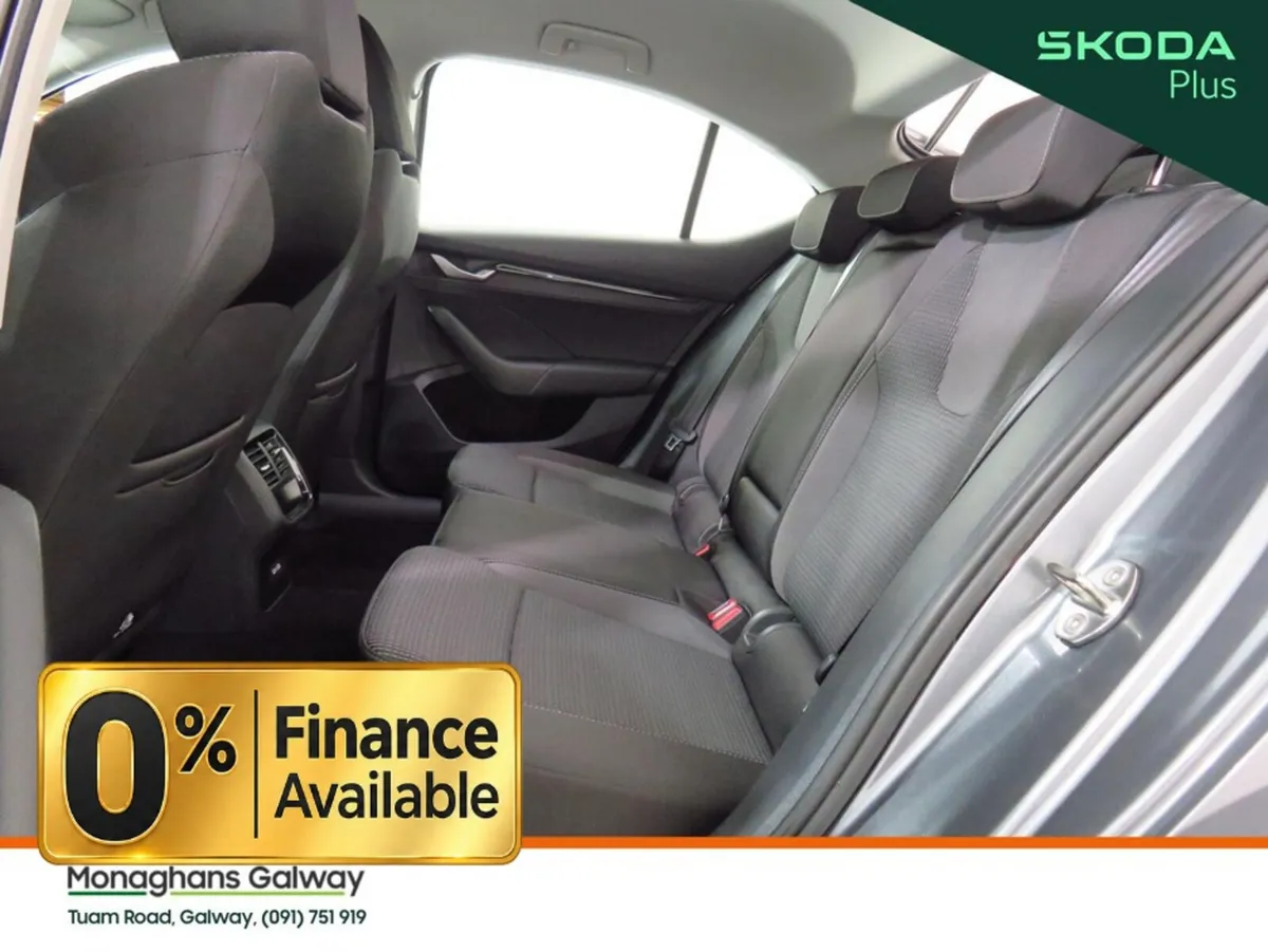 Skoda Octavia Hatchback, Diesel, 2024, Grey