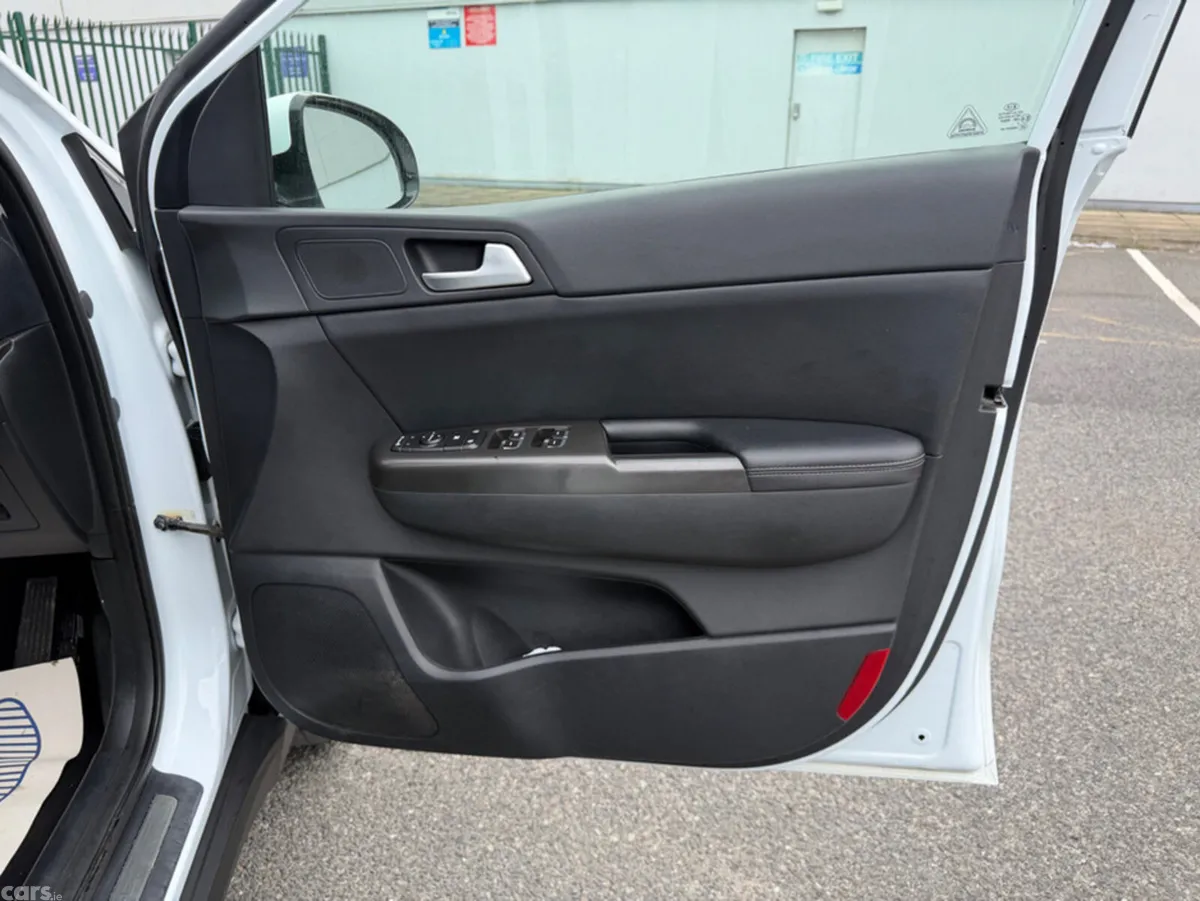 Kia Sportage MPV, Diesel, 2016, White