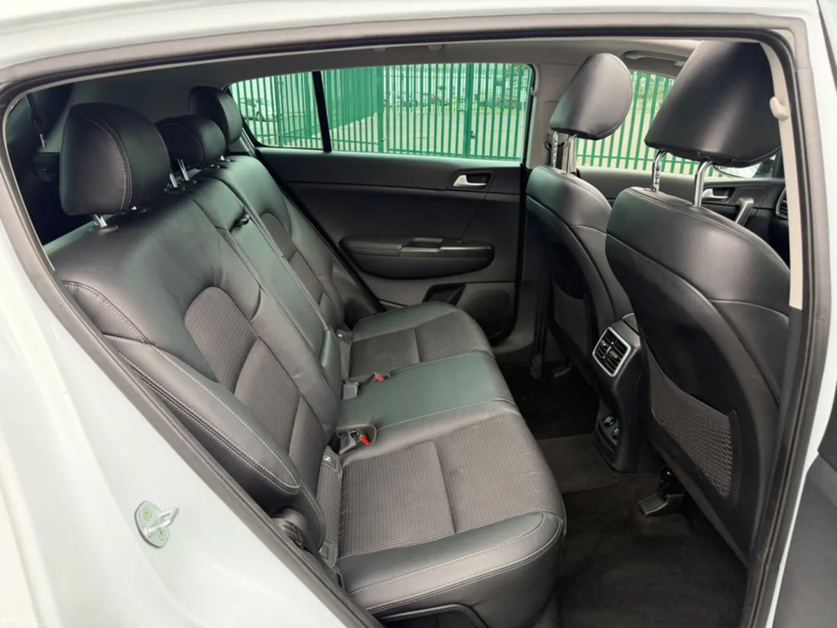 Kia Sportage MPV, Diesel, 2016, White