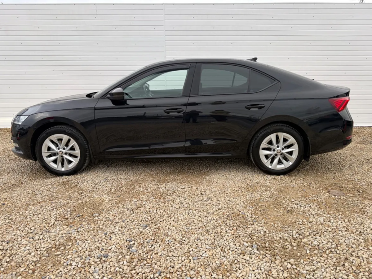 Skoda Octavia Hatchback, Diesel, 2022, Black