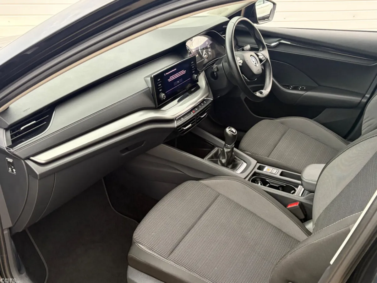Skoda Octavia Hatchback, Diesel, 2022, Black