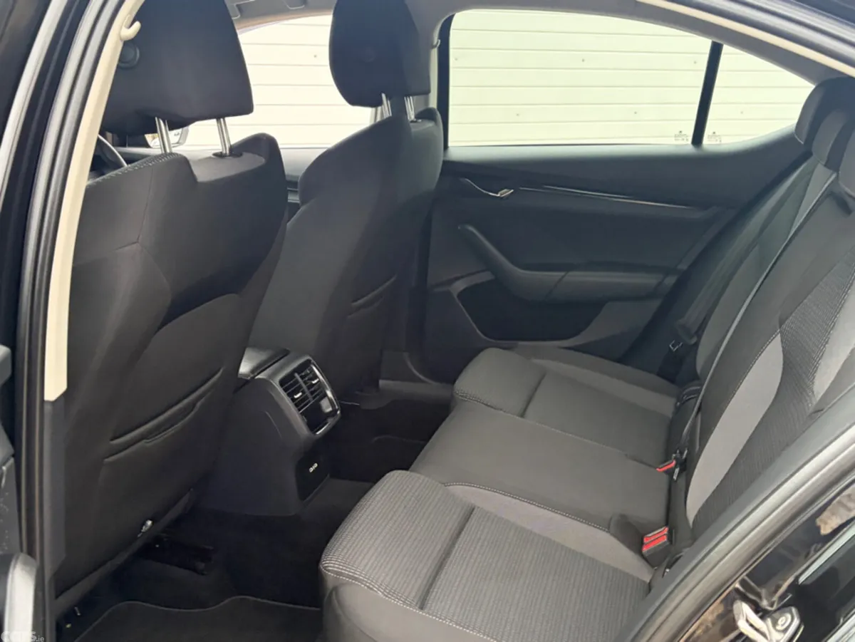 Skoda Octavia Hatchback, Diesel, 2022, Black
