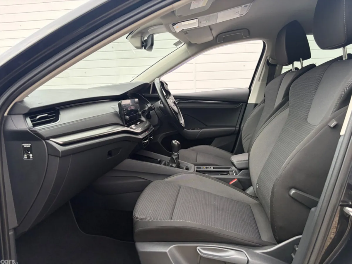 Skoda Octavia Hatchback, Diesel, 2022, Black