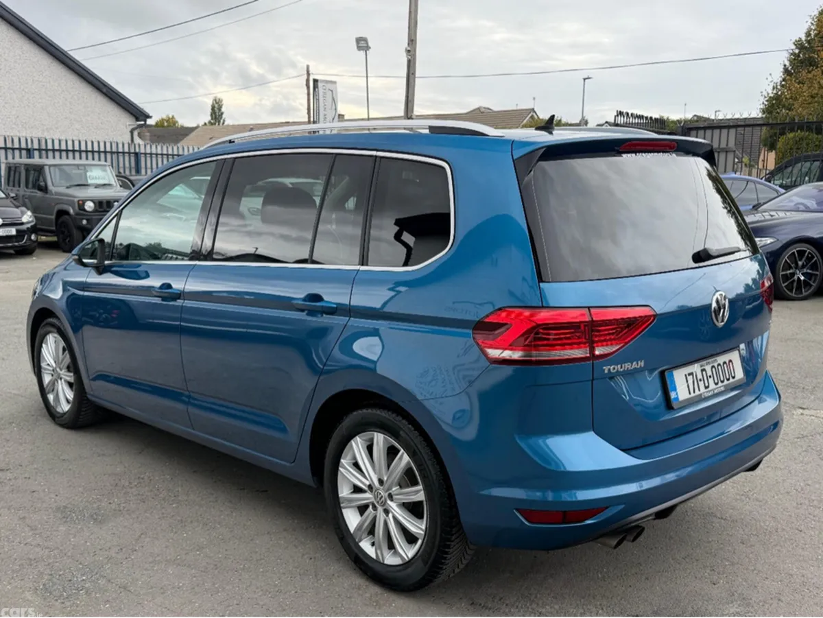 Volkswagen Touran MPV, Petrol, 2017, Black