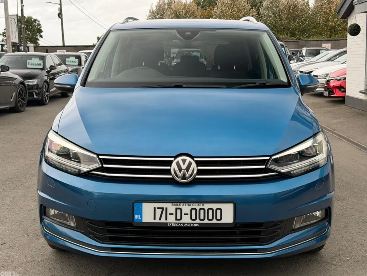 Volkswagen Touran MPV, Petrol, 2017, Black