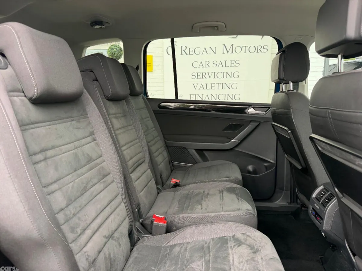 Volkswagen Touran MPV, Petrol, 2017, Black
