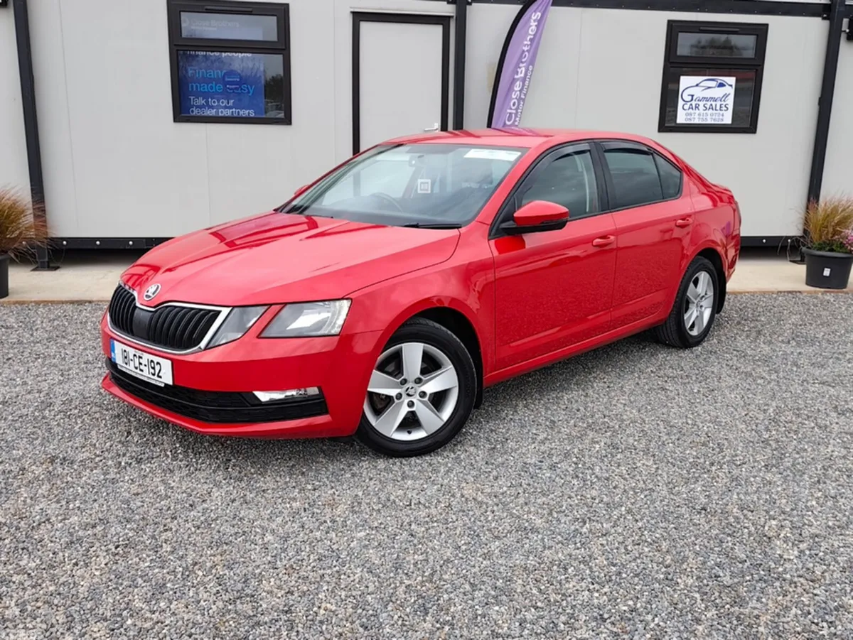 Skoda Octavia Hatchback, Diesel, 2018, Red
