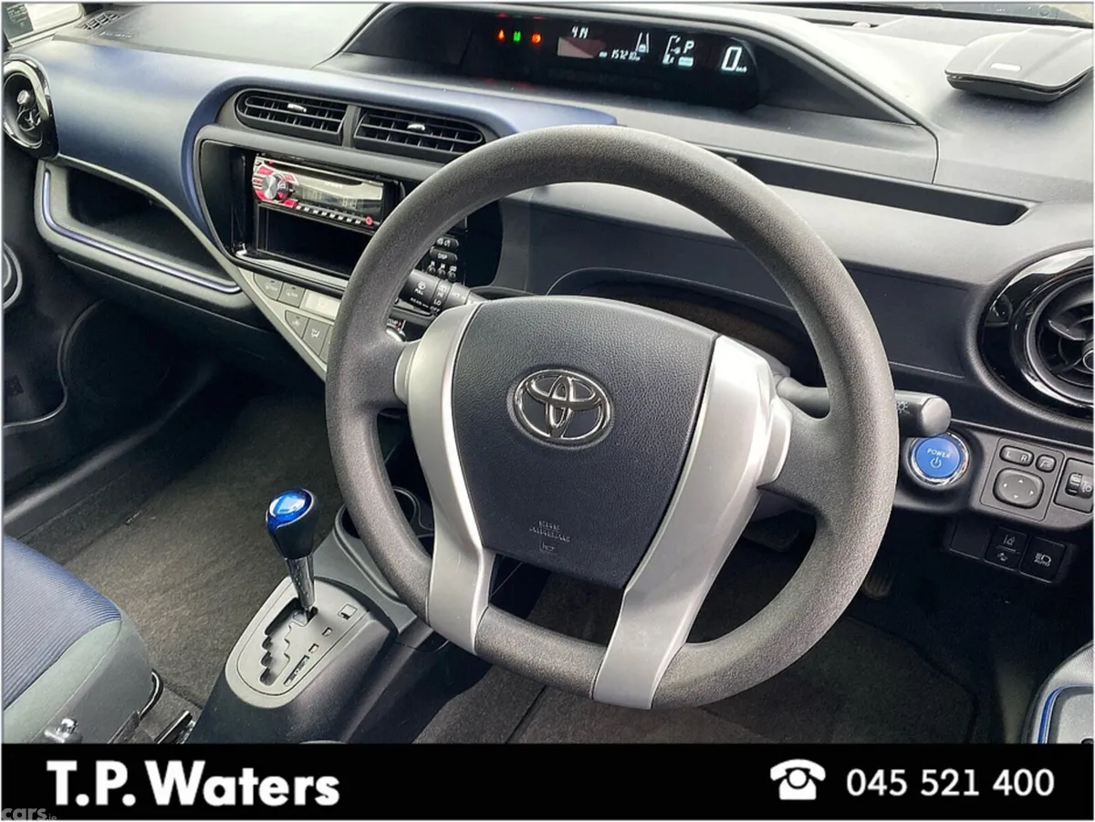 Toyota Aqua Hatchback, Petrol Hybrid, 2017, White