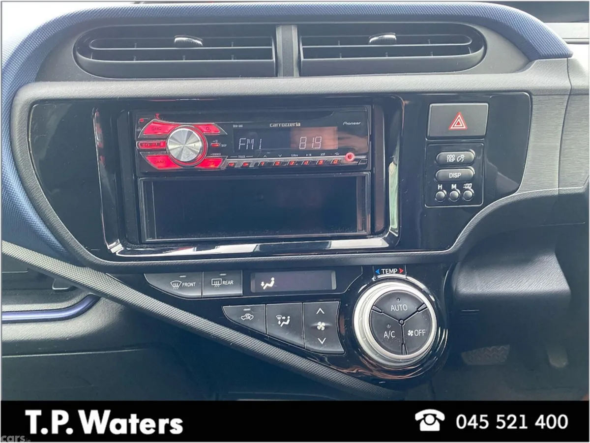 Toyota Aqua Hatchback, Petrol Hybrid, 2017, White