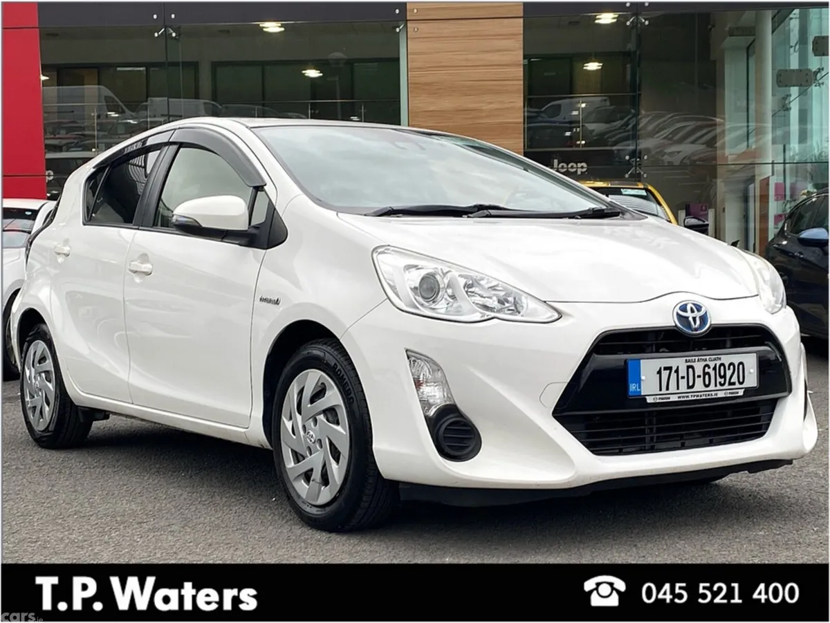 Toyota Aqua Hatchback, Petrol Hybrid, 2017, White