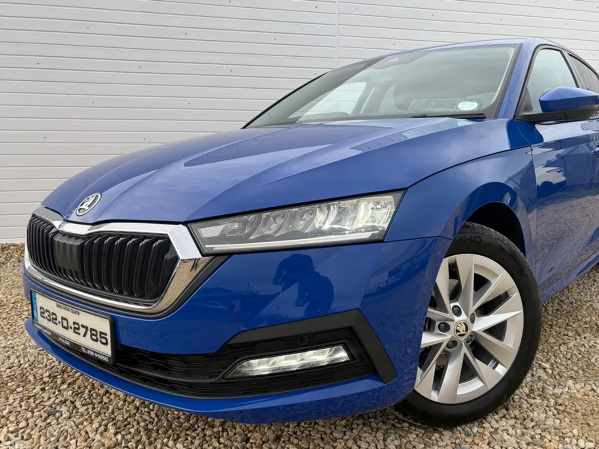 Skoda Octavia Hatchback, Diesel, 2023, Blue