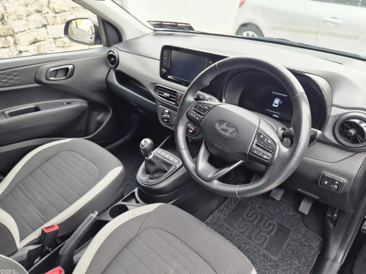 Hyundai i10 Hatchback, Petrol, 2023, Black