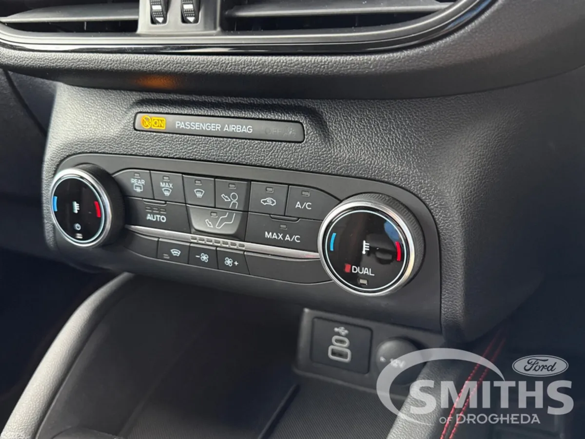 Ford Kuga MPV, Petrol Plug-in Hybrid, 2023, Grey