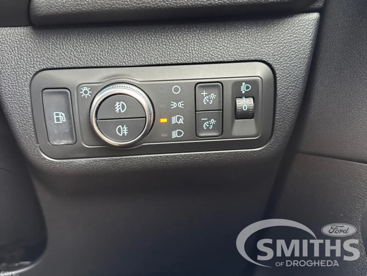 Ford Kuga MPV, Petrol Plug-in Hybrid, 2023, Grey