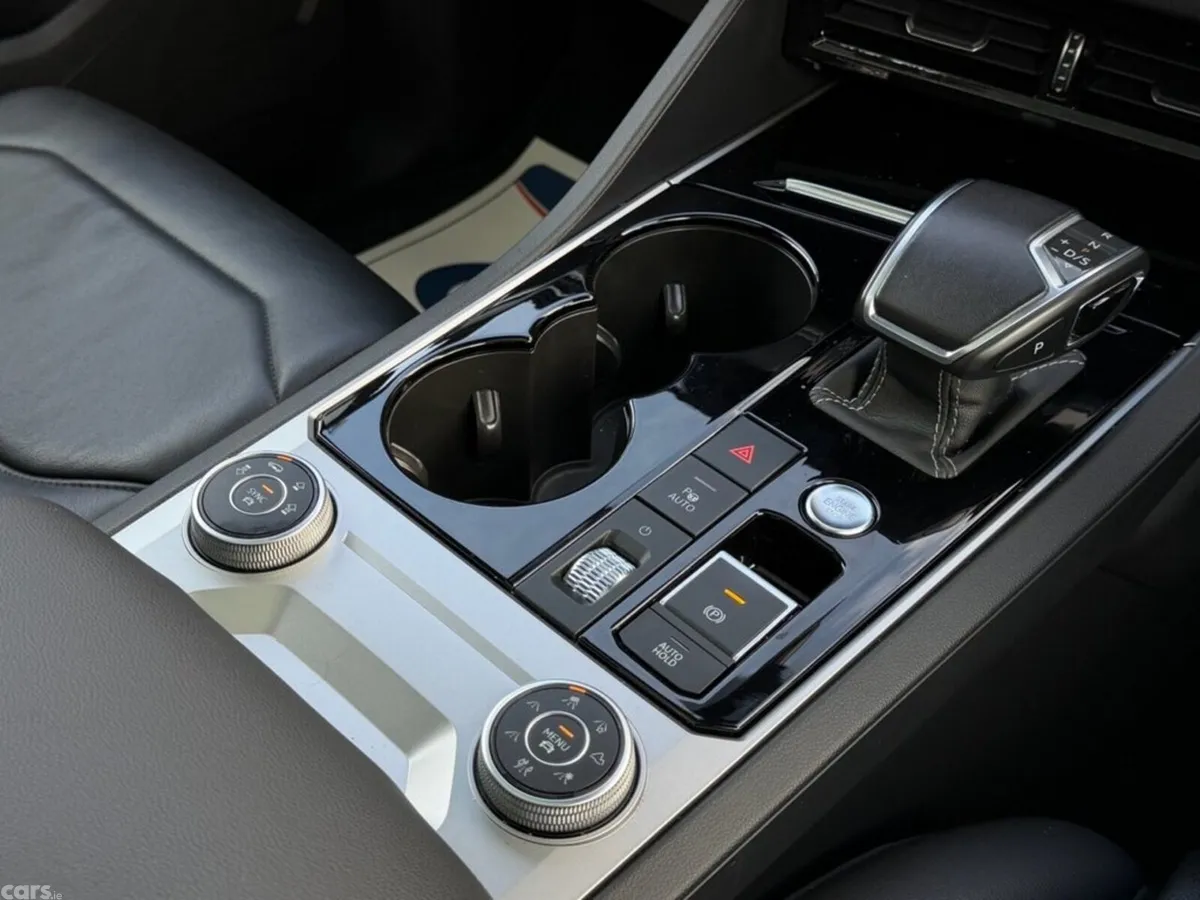 Volkswagen Touareg SUV, Diesel, 2021, Black