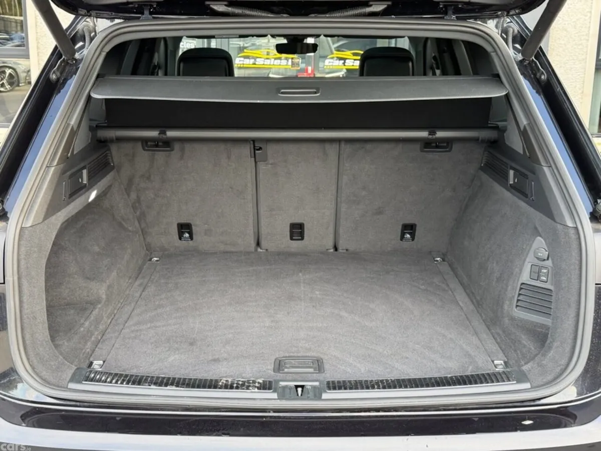 Volkswagen Touareg SUV, Diesel, 2021, Black