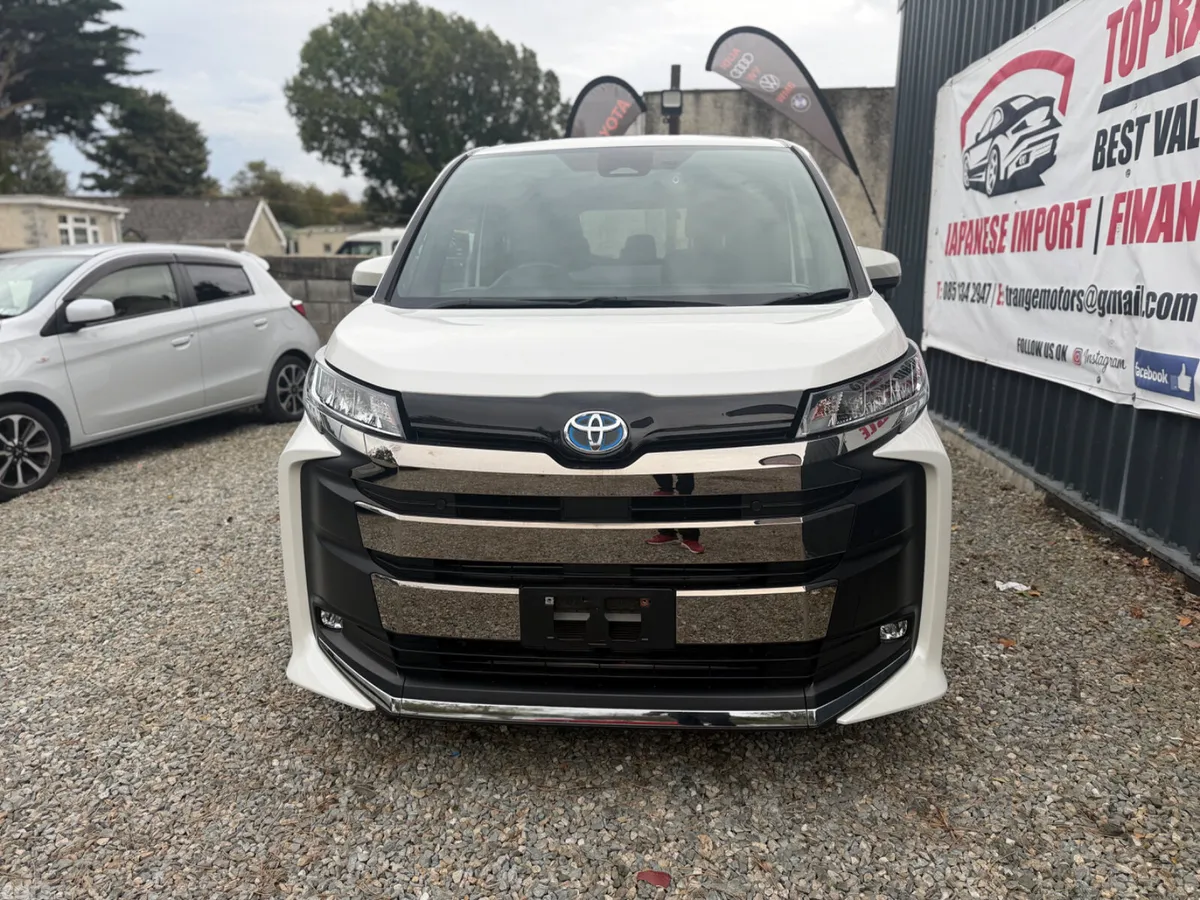 Toyota Noah MPV, Petrol Hybrid, 2023, White