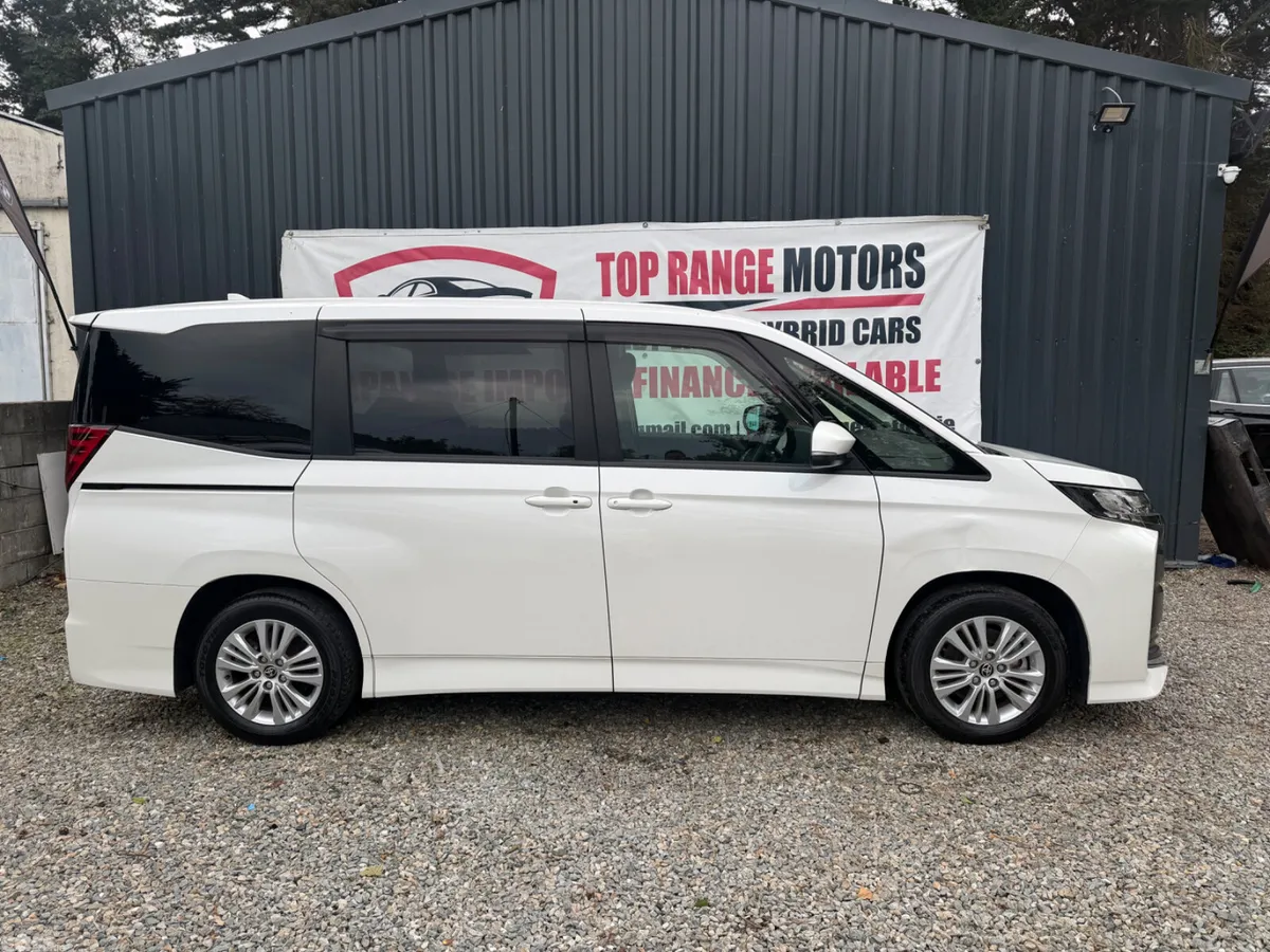 Toyota Noah MPV, Petrol Hybrid, 2023, White