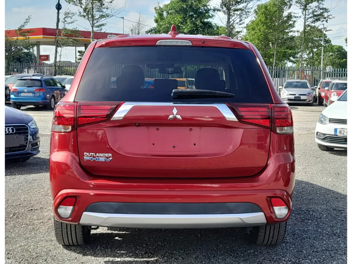 Mitsubishi Outlander SUV, Petrol Plug-in Hybrid, 2017, Red