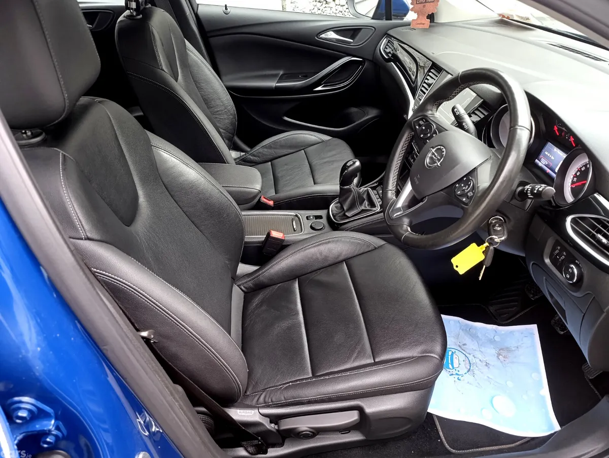 Opel Astra Hatchback, Diesel, 2019, Blue