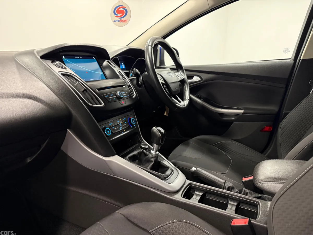 Ford Focus Hatchback, Diesel, 2017, Blue