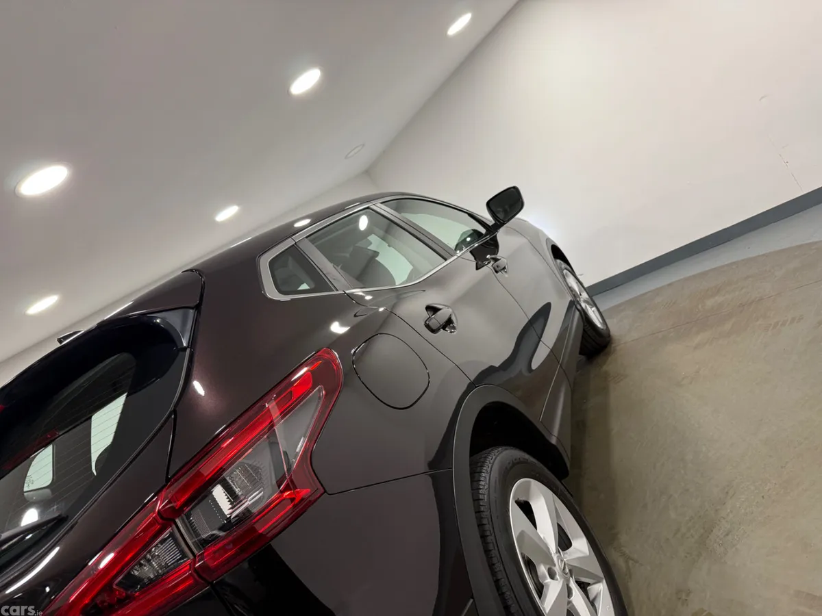Nissan Qashqai SUV, Diesel, 2019, Black