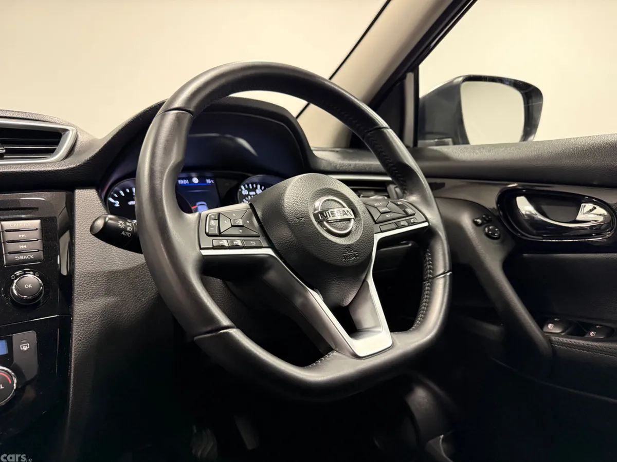 Nissan Qashqai SUV, Diesel, 2019, Black