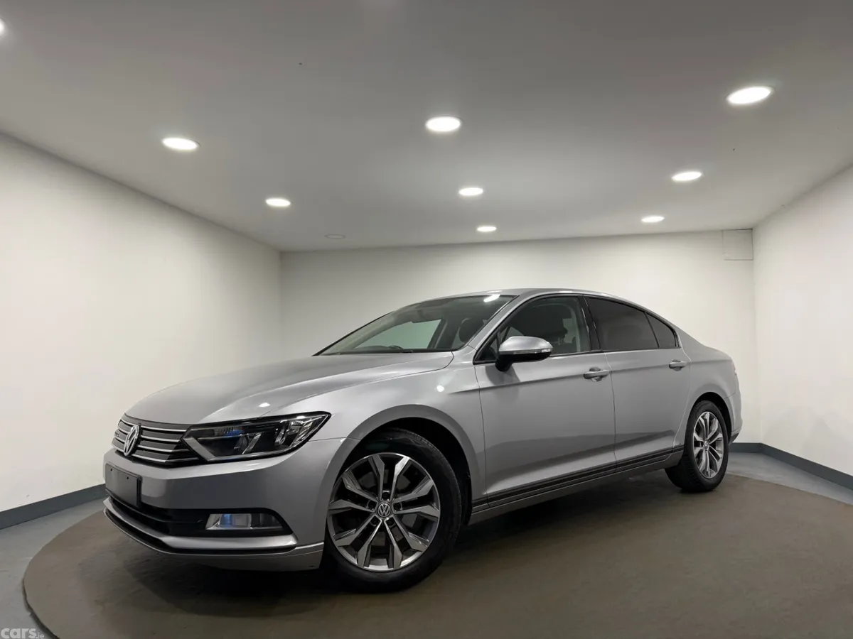Volkswagen Passat Saloon, Diesel, 2018, Silver
