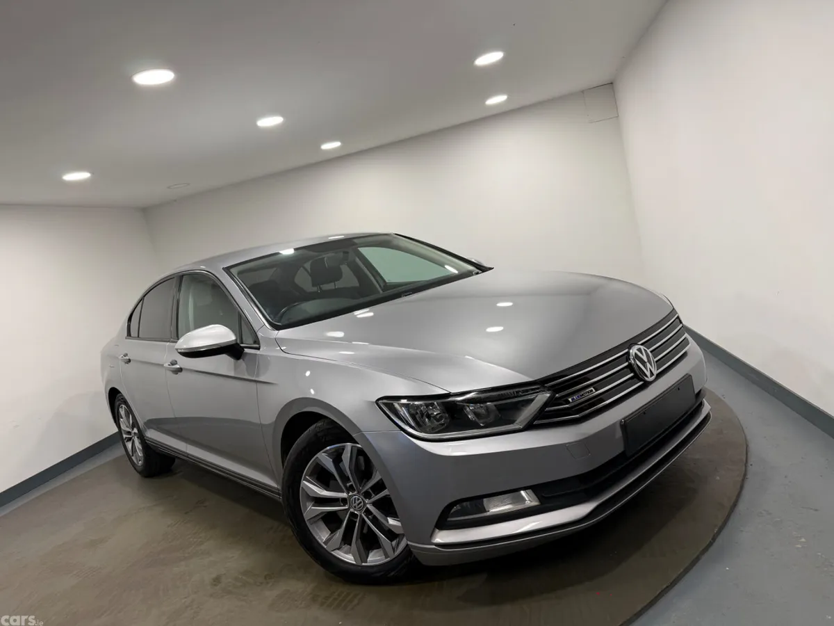 Volkswagen Passat Saloon, Diesel, 2018, Silver