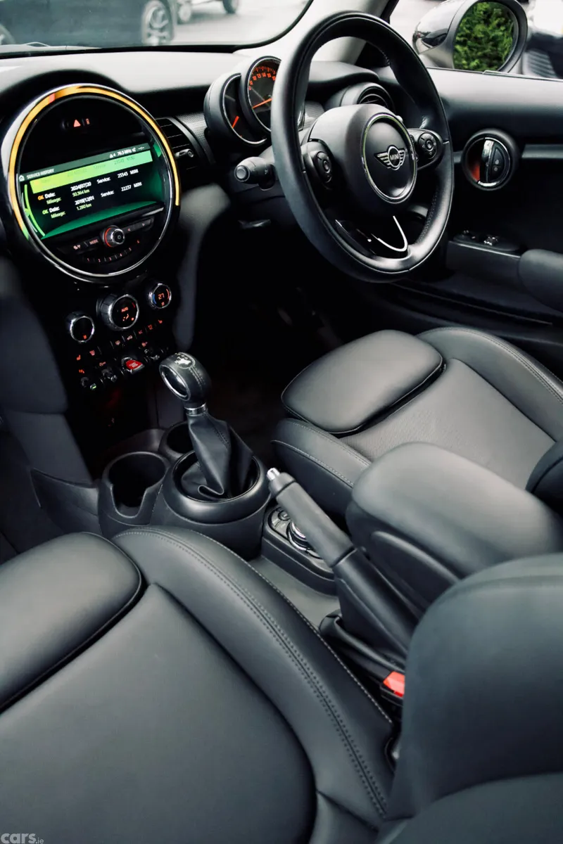 Mini Cooper Hatchback, Diesel, 2019, White