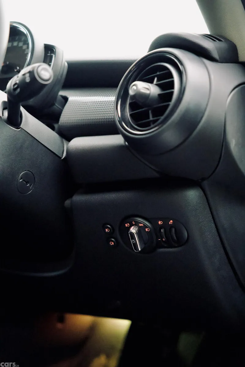 Mini Cooper Hatchback, Diesel, 2019, White