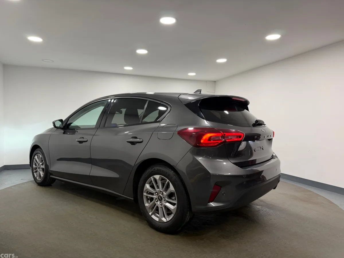 Ford Focus Hatchback, Diesel, 2022, Grey