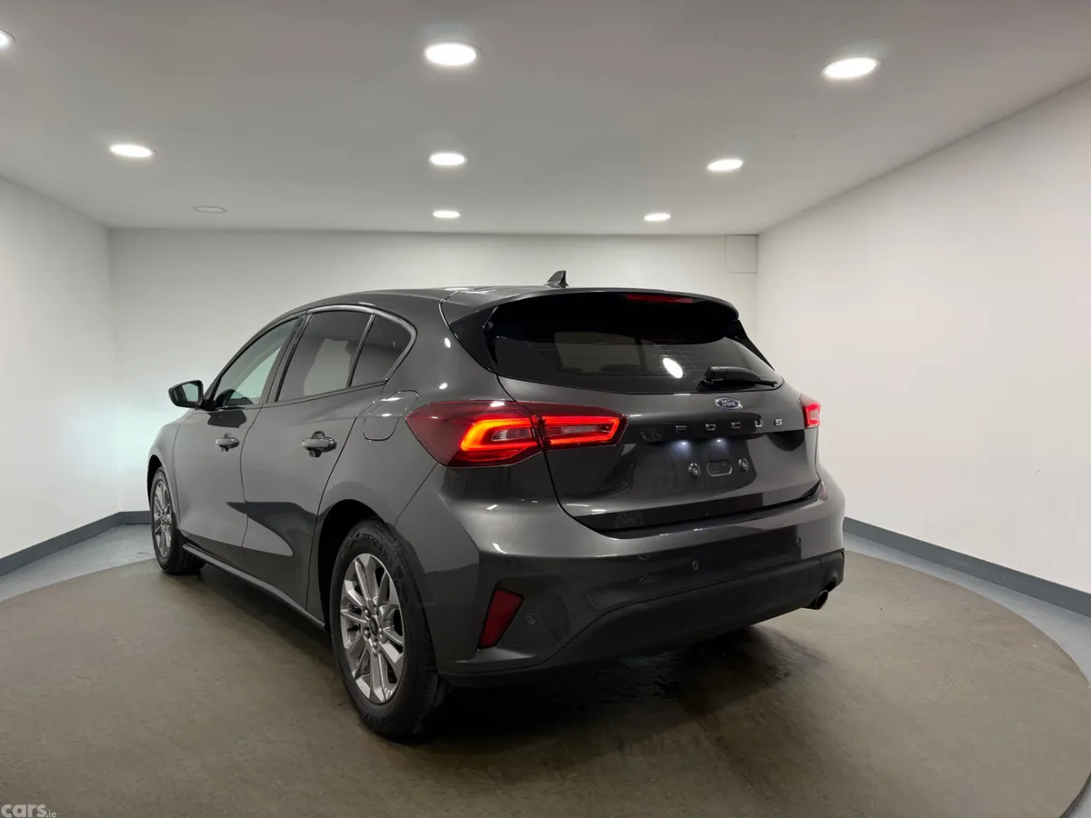 Ford Focus Hatchback, Diesel, 2022, Grey
