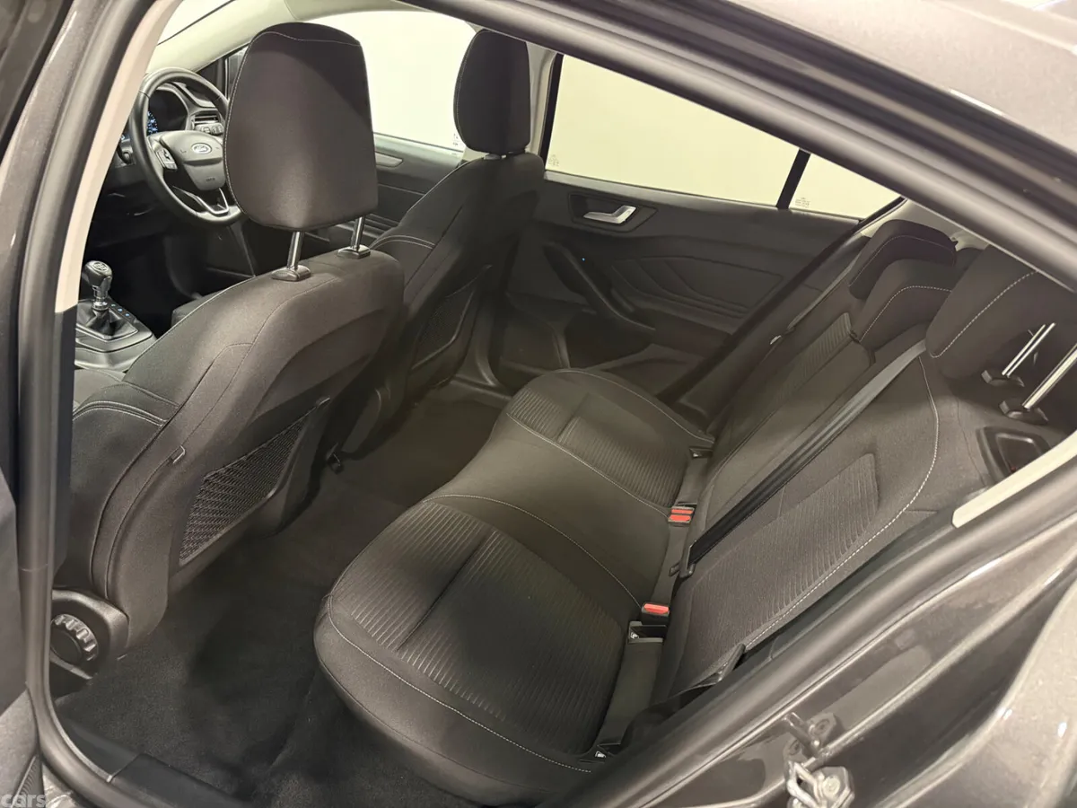 Ford Focus Hatchback, Diesel, 2022, Grey