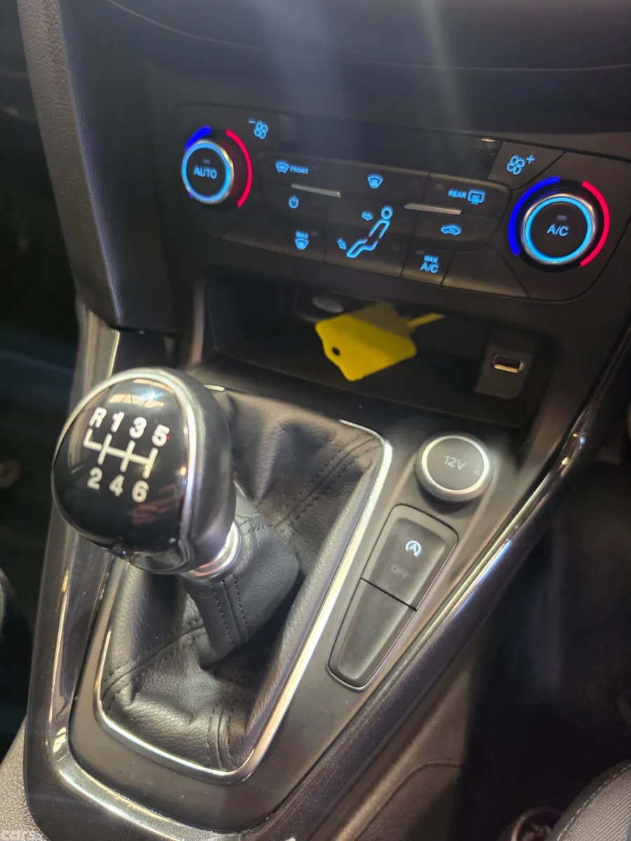 Ford Focus Hatchback, Diesel, 2019, Grey