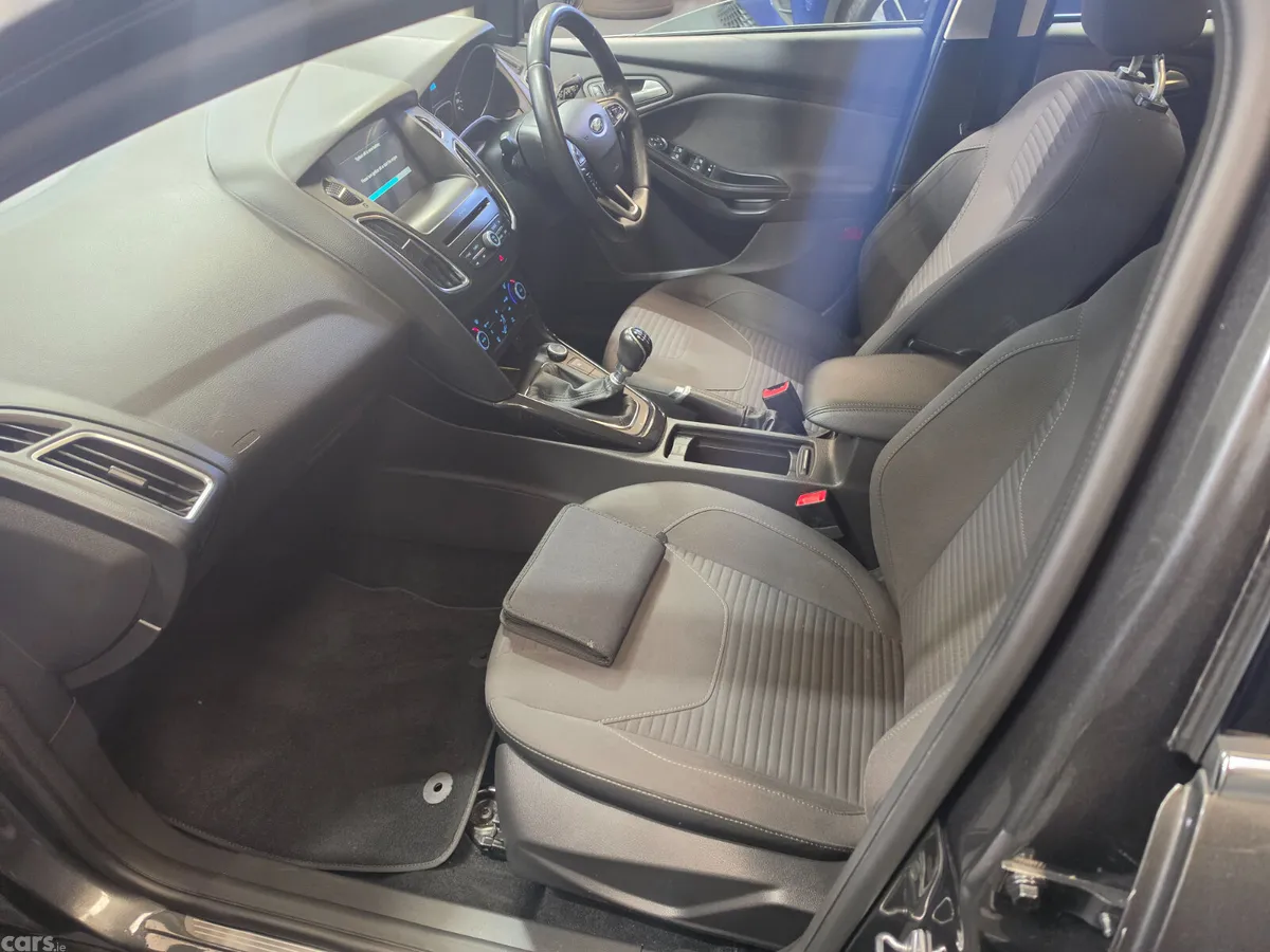 Ford Focus Hatchback, Diesel, 2019, Grey