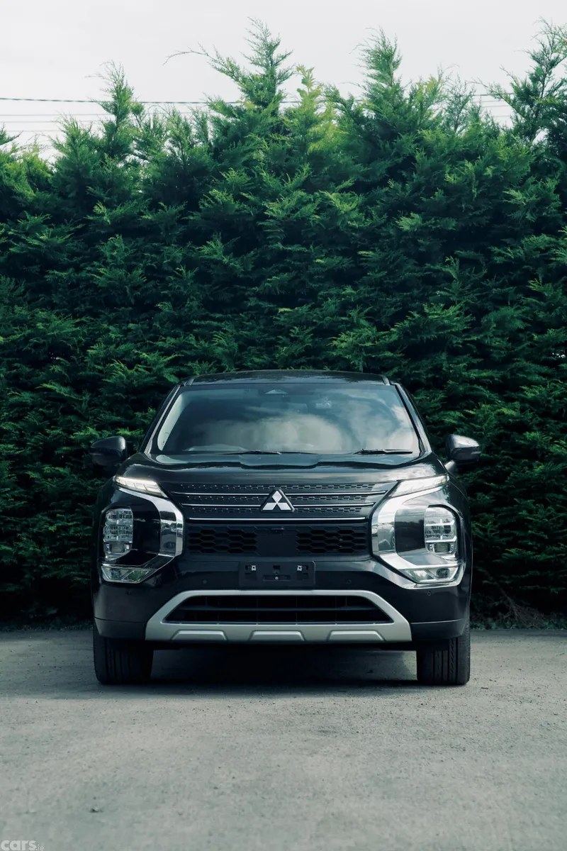 Mitsubishi Outlander SUV, Petrol Plug-in Hybrid, 2022, Black