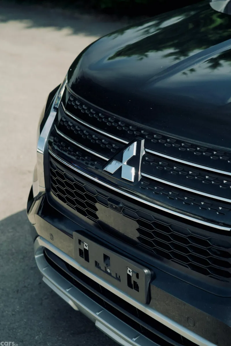 Mitsubishi Outlander SUV, Petrol Plug-in Hybrid, 2022, Black