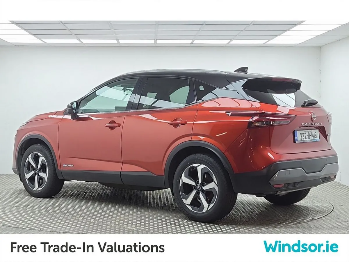 Nissan Qashqai MPV, Petrol, 2023, Orange