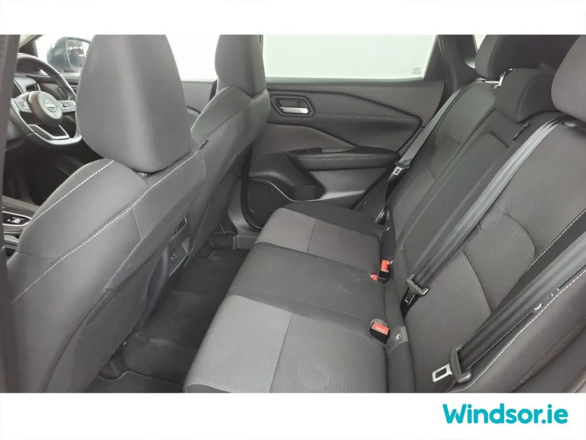 Nissan Qashqai MPV, Petrol, 2023, Orange