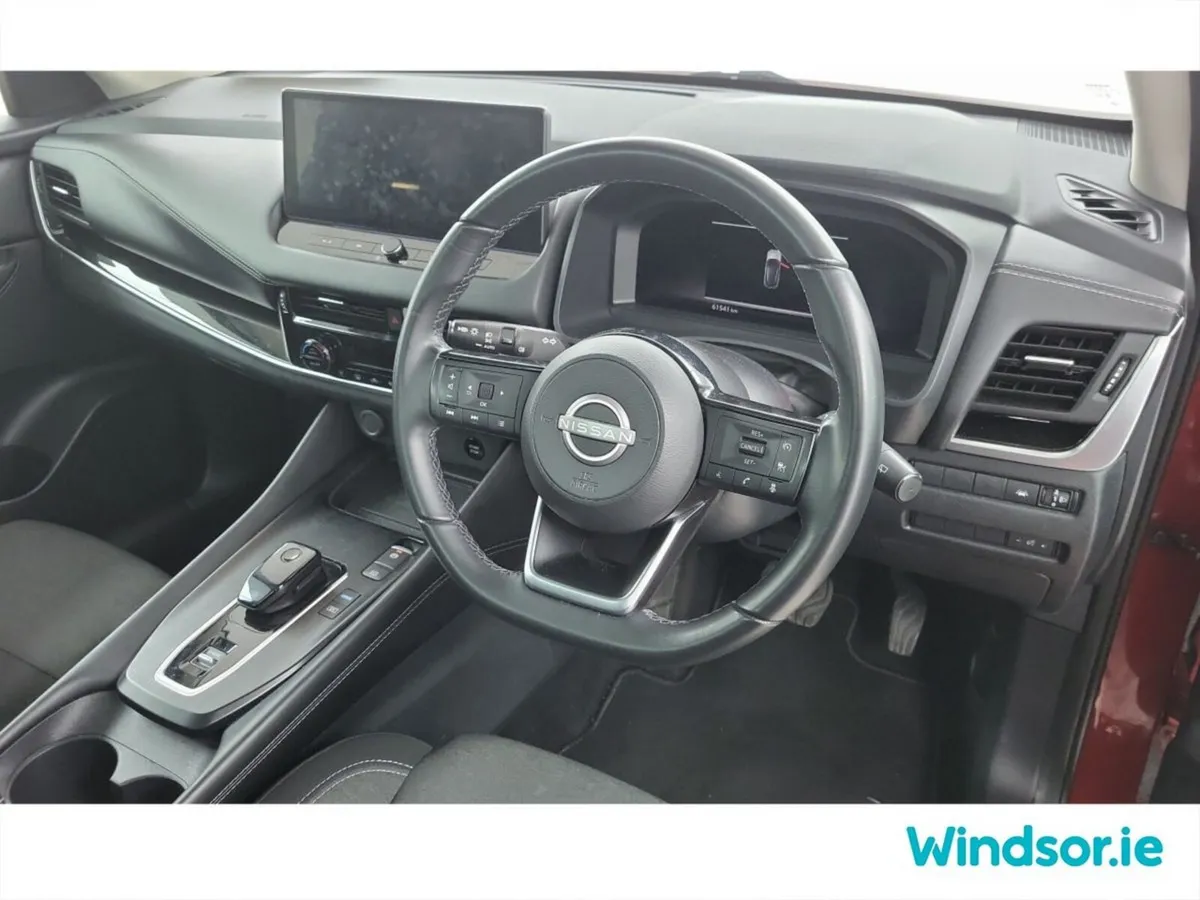 Nissan Qashqai MPV, Petrol, 2023, Orange