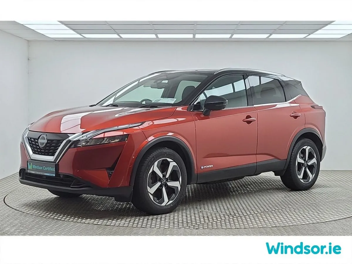 Nissan Qashqai MPV, Petrol, 2023, Orange