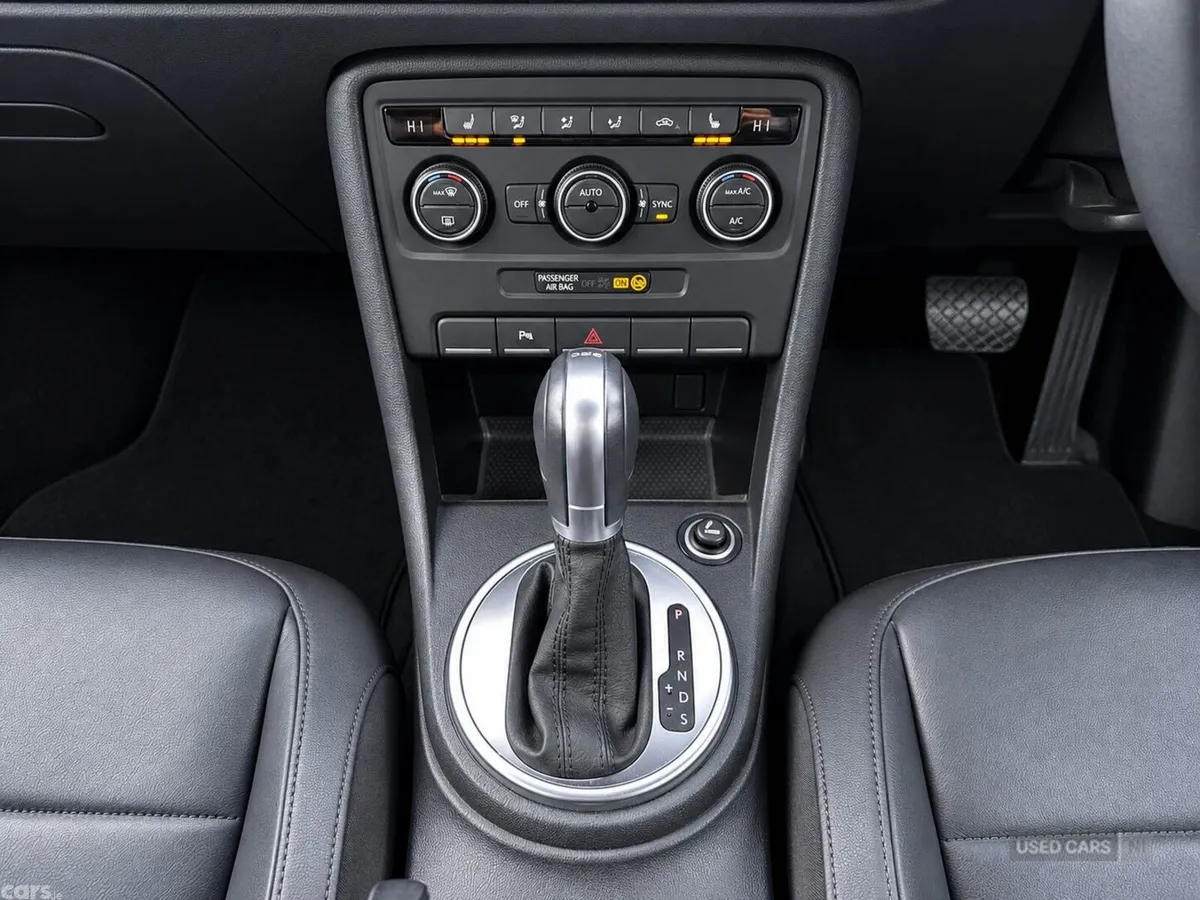 Volkswagen Beetle , Petrol, 2015, Black