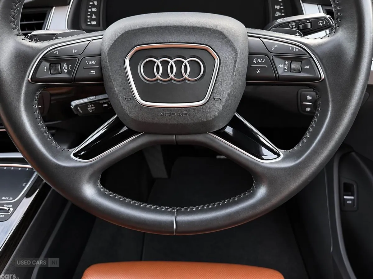 Audi Q7 , Petrol, 2016, 