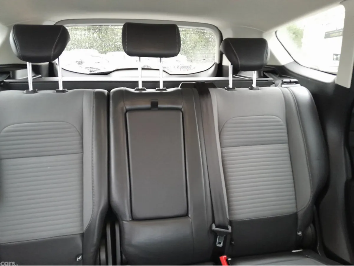 Ford Kuga Hatchback, Diesel, 2017, Red