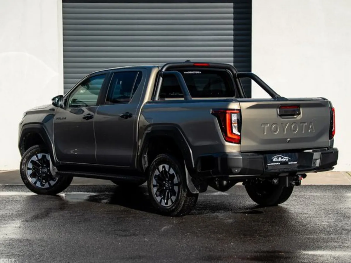 Toyota Hilux Pick Up, Diesel, 2026, Brown