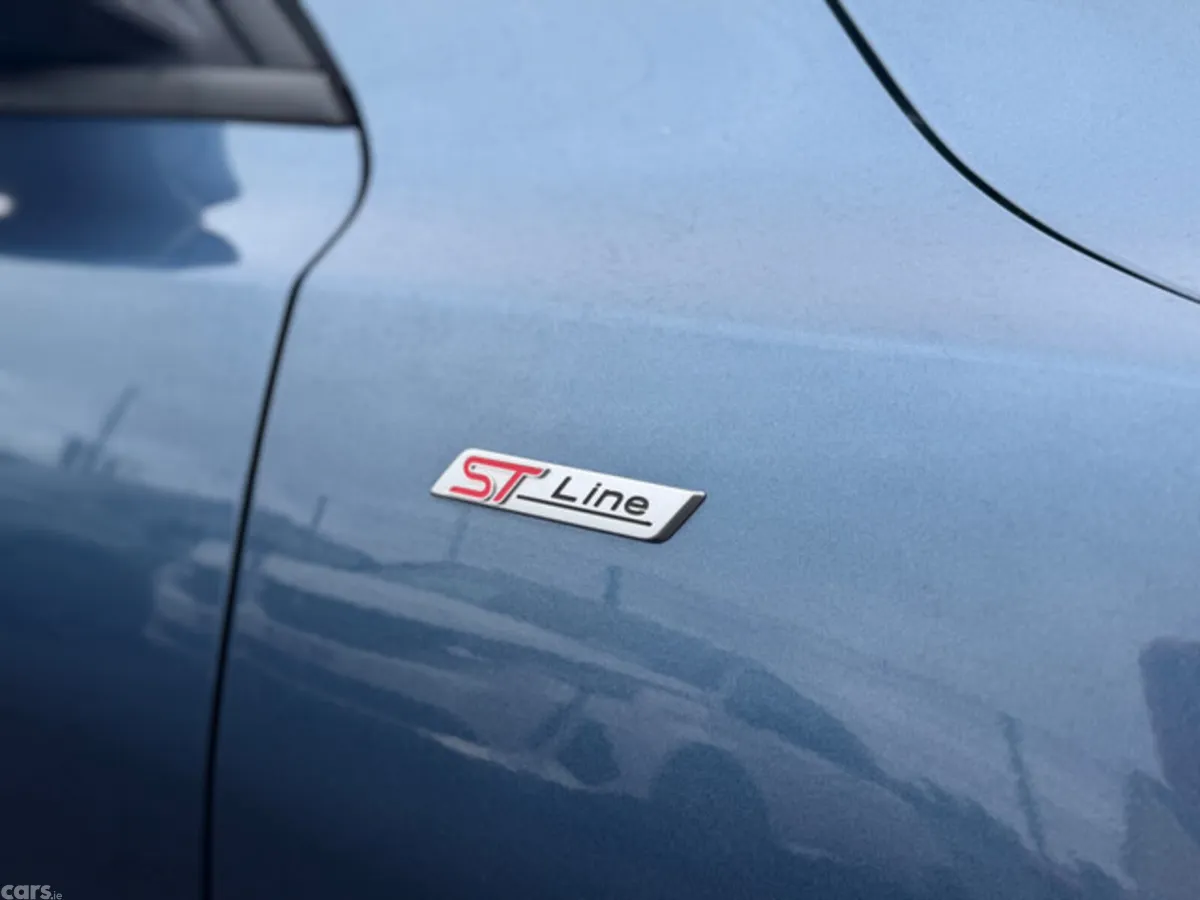 Ford Focus Hatchback, Diesel, 2020, Blue